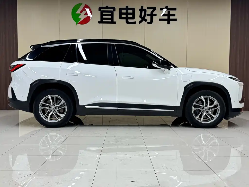 NIO ES6 — миниатюра 4