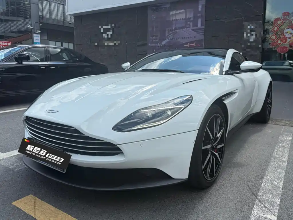 ASTON MARTIN  DB11