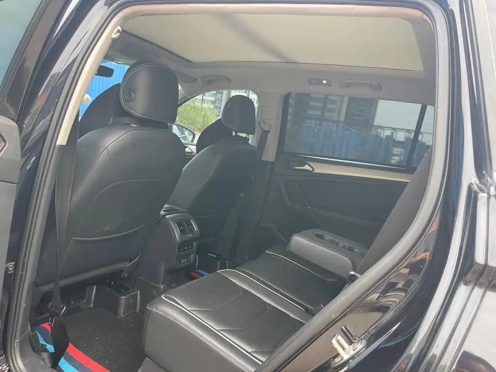 Volkswagen Tiguan L — миниатюра 7