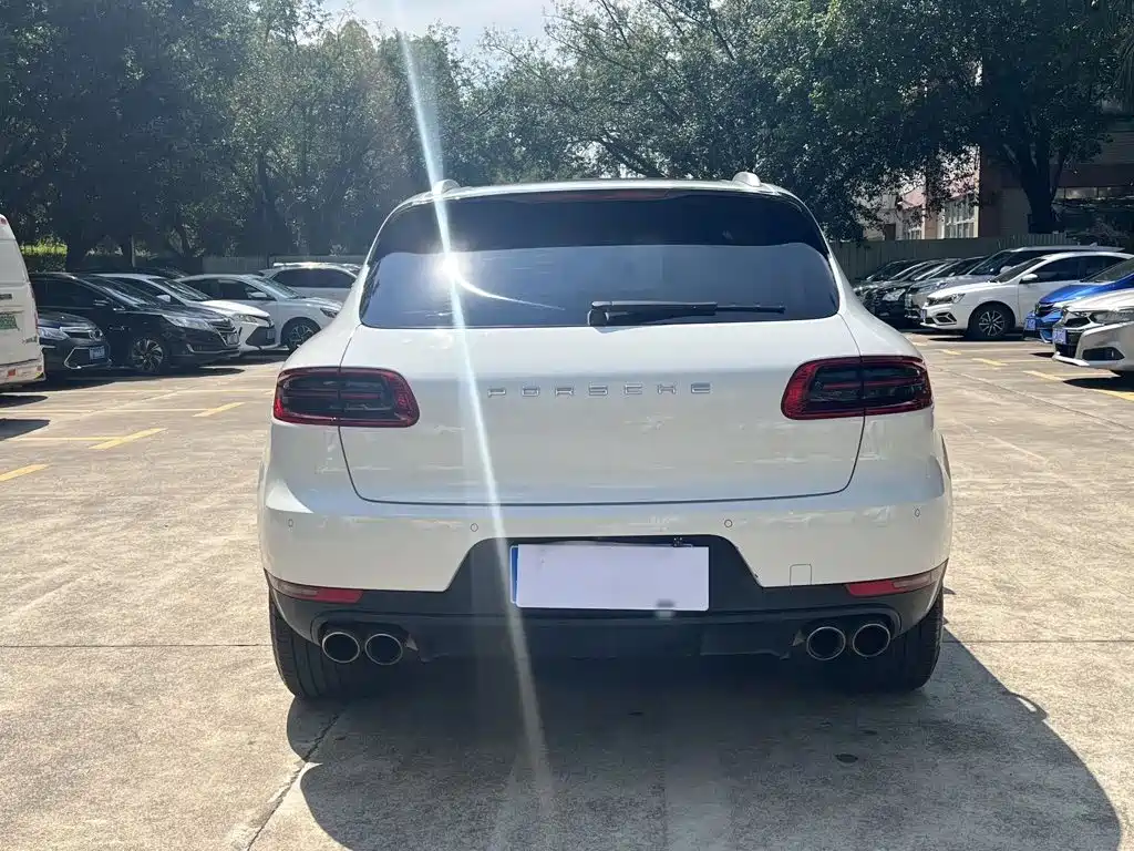 Porsche Macan — миниатюра 8