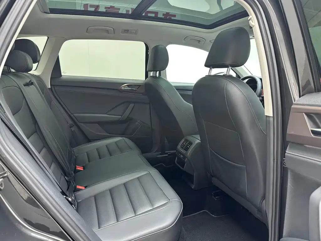 Volkswagen Tharu 2021 280TSI Flagship
