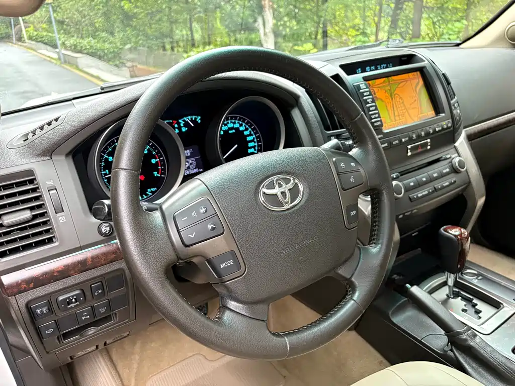 Toyota Land Cruiser — миниатюра 16