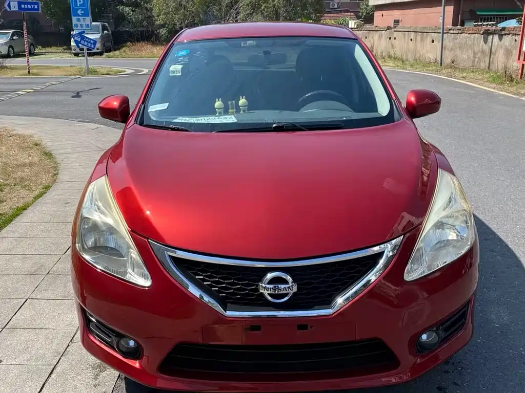 Nissan Tiida — миниатюра 2
