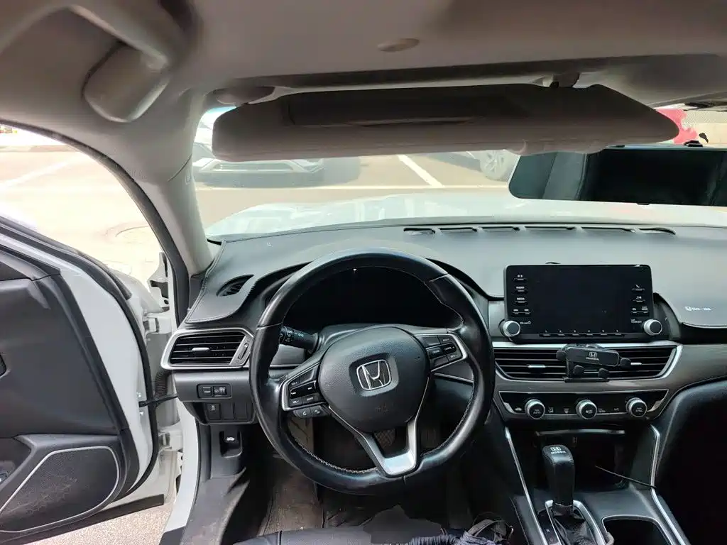 Honda Accord — миниатюра 11