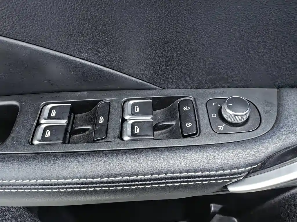 Geely Binyue — миниатюра 9
