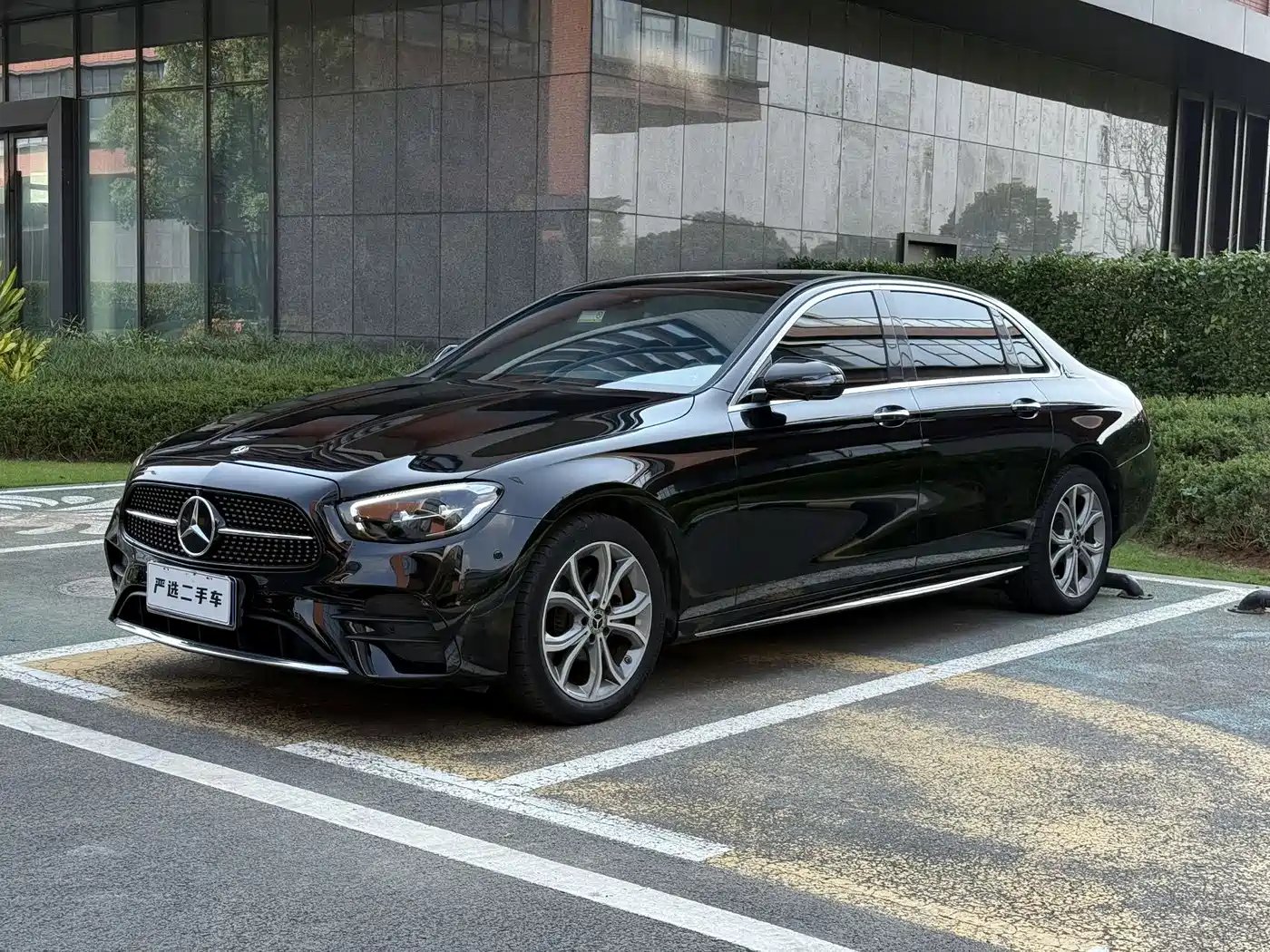 奔驰E级 2021款 E 300 L 运动豪华型 2021