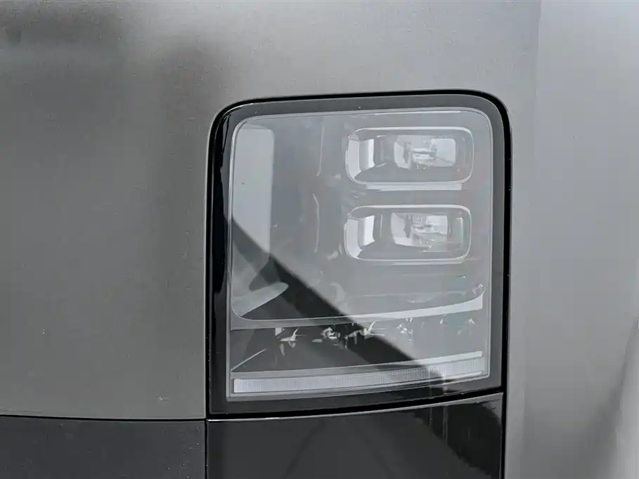 Li Auto MEGA 2025 Home