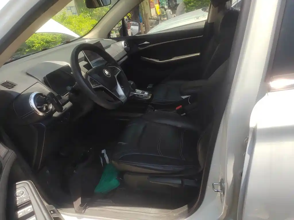 BYD Yuan EV — миниатюра 8