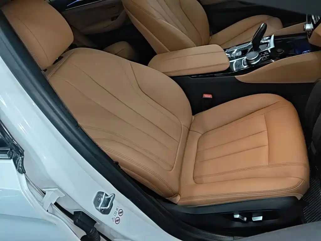 BMW 5 Series — миниатюра 25