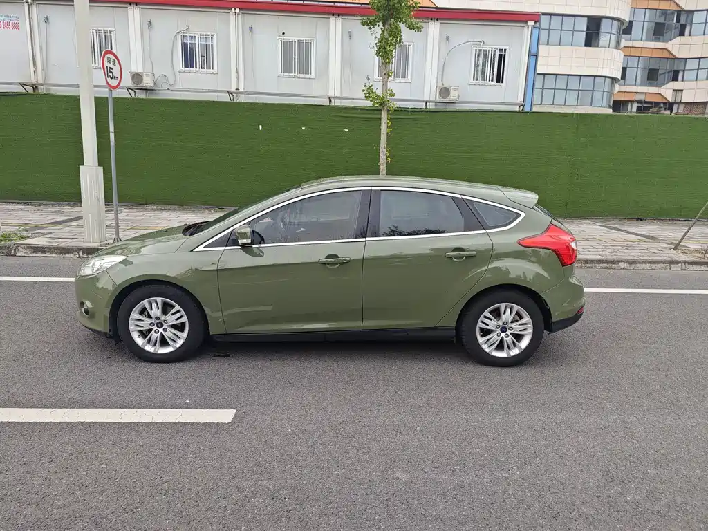 Ford Focus — миниатюра 3