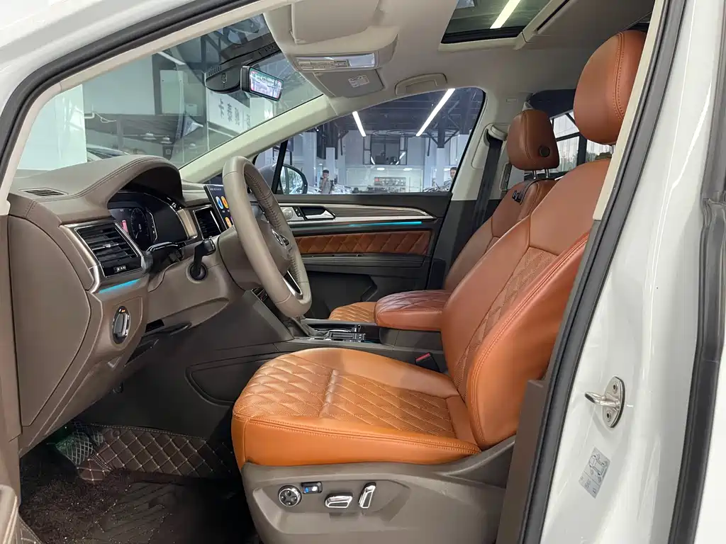 Volkswagen Viloran 2020 330TSI