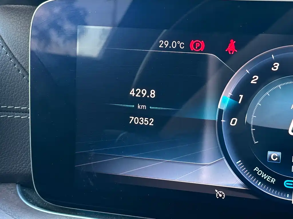 MERCEDES-BENZ E CLASS