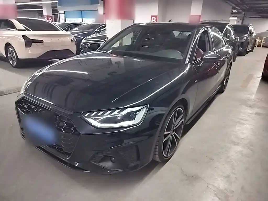 奥迪A4L 2023款 45 TFSI quattro 臻选动感型 2023