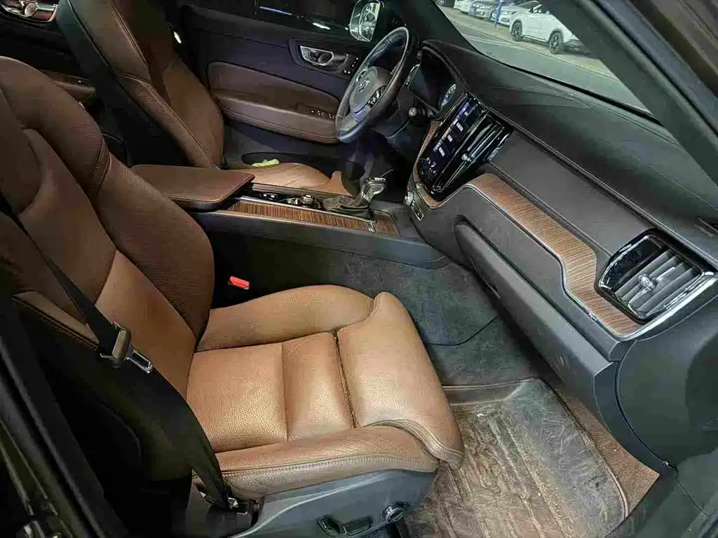 Volvo XC60 — миниатюра 5