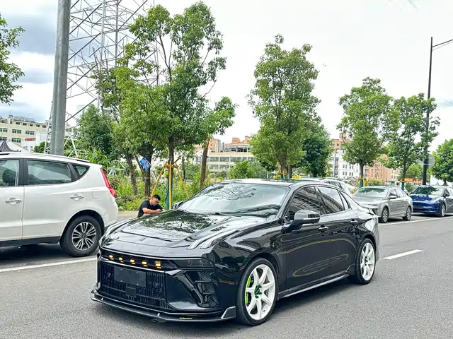 2024 Lynk & Co 03