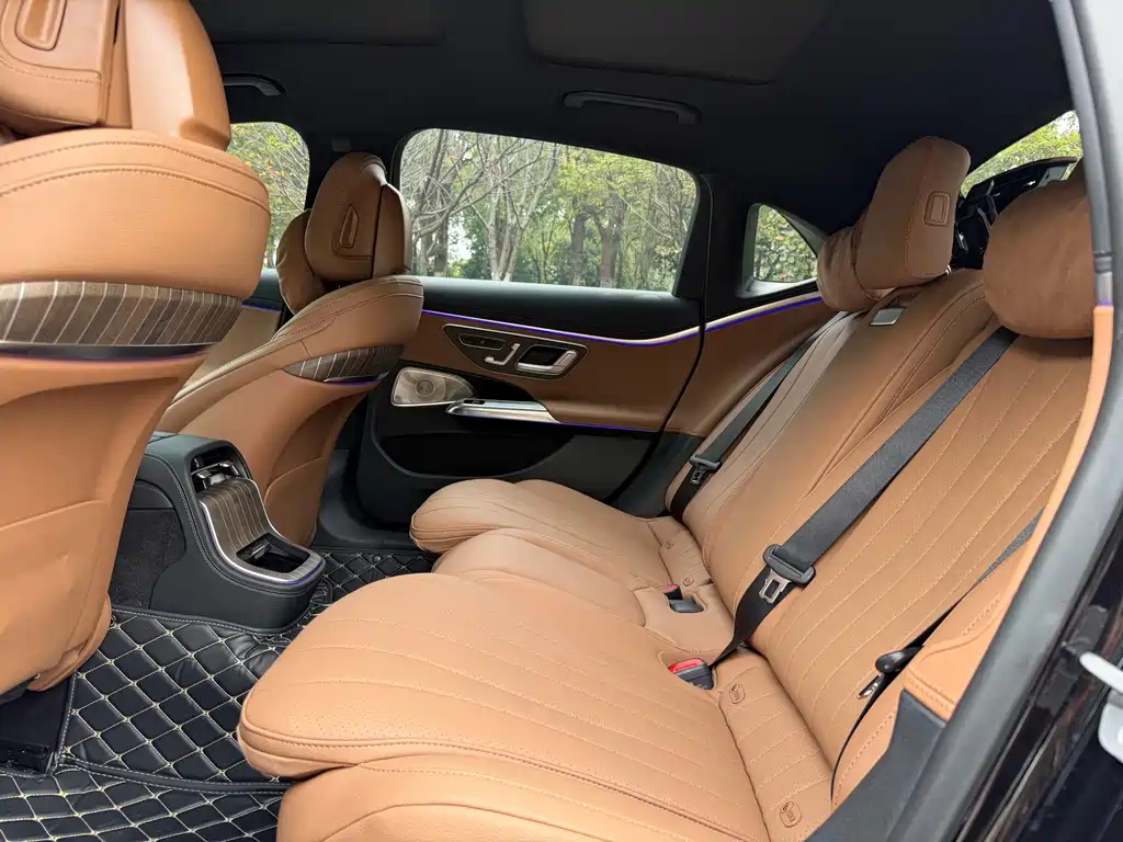 Mercedes-Benz E-Class — миниатюра 6