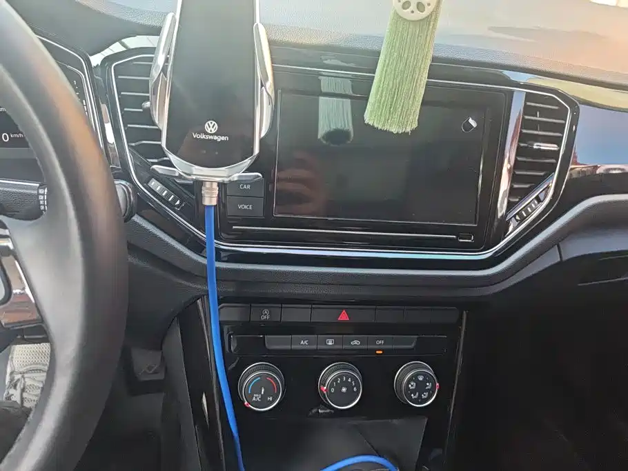 Volkswagen T-Roc — миниатюра 13