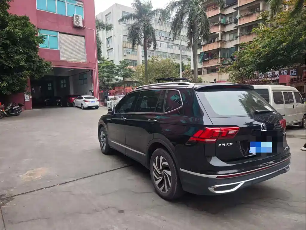 Volkswagen Tiguan L — миниатюра 8