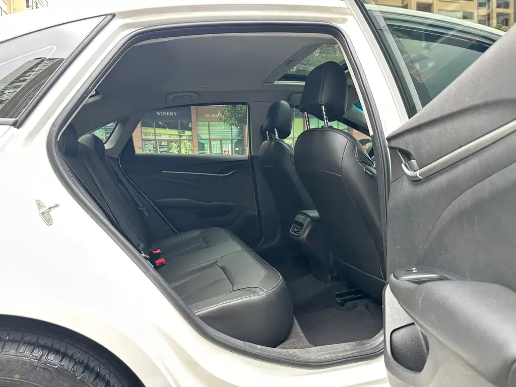 Buick Excelle — миниатюра 12