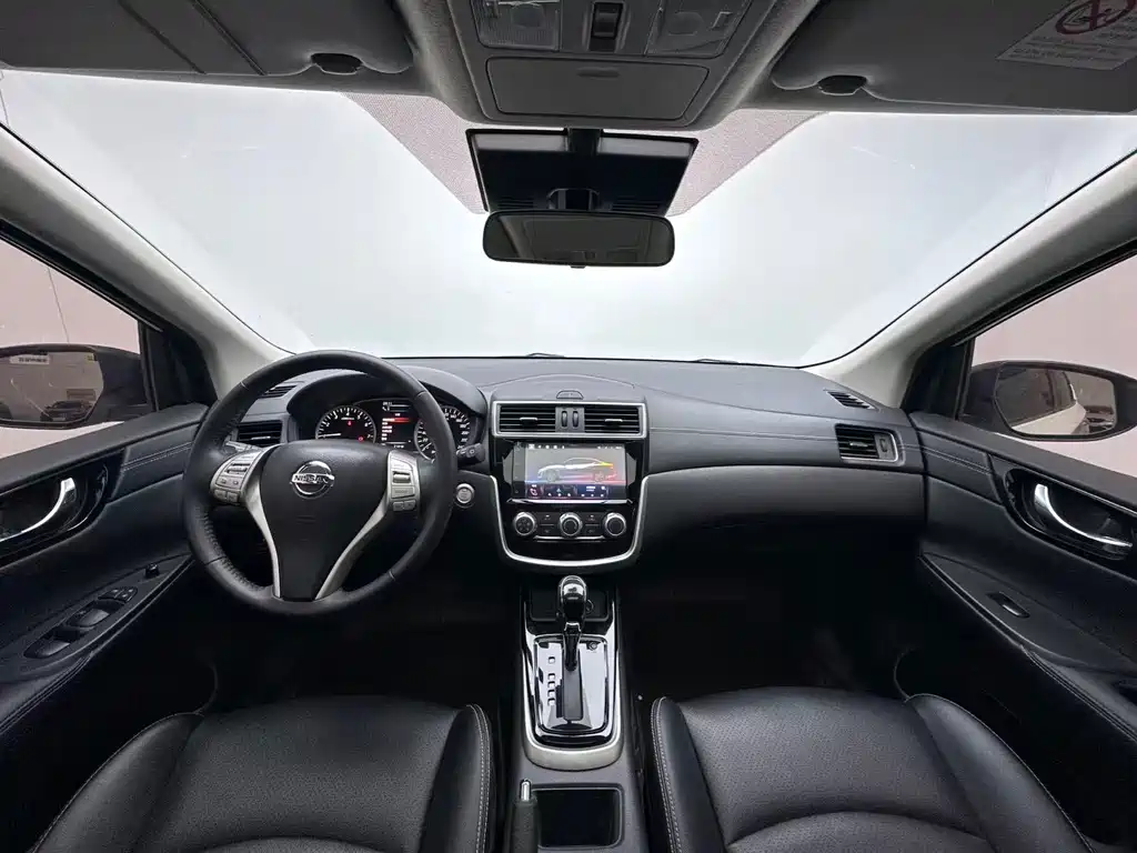 Nissan Tiida — миниатюра 4