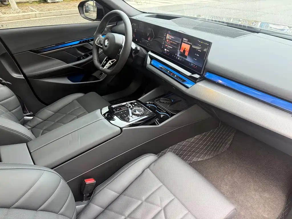 BMW 5 Series (Import) — миниатюра 12