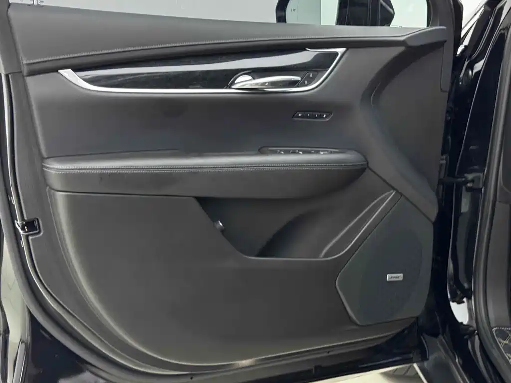 Cadillac XT5 — миниатюра 6
