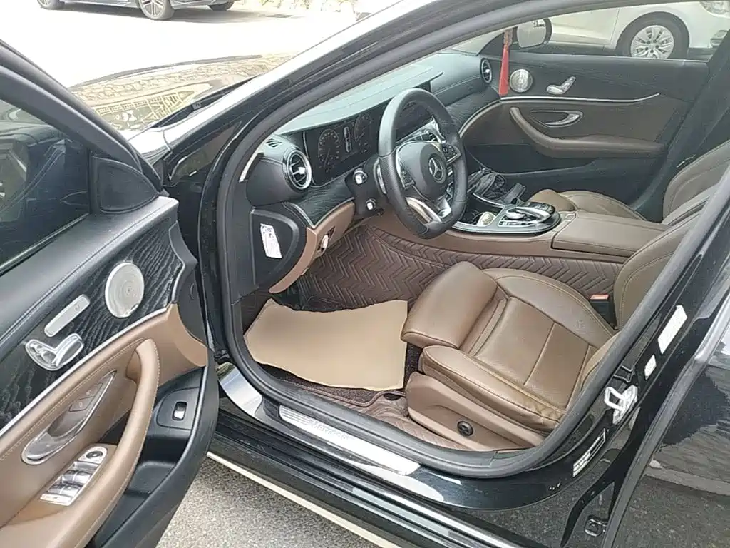 Mercedes-Benz E-Class — миниатюра 16