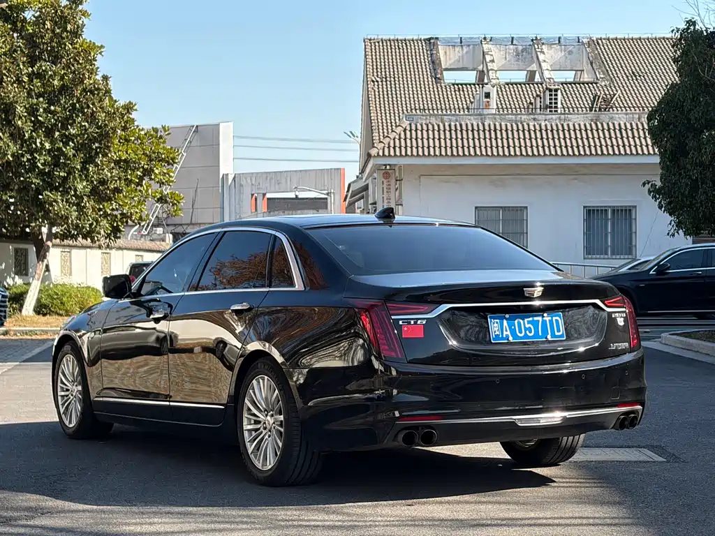 CADILLAC CT6