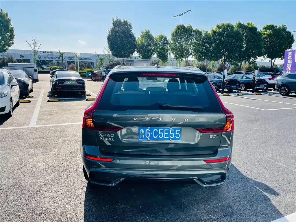 Volvo XC60 2026 B5 Sport