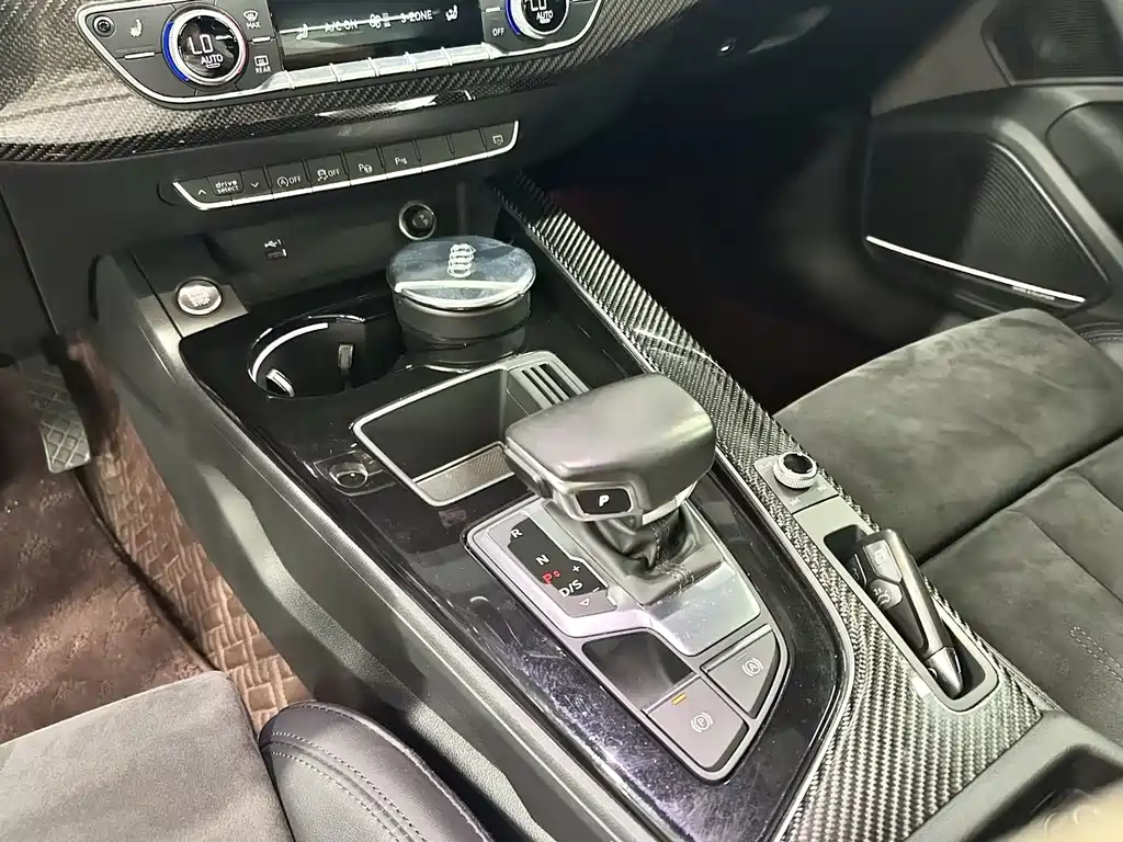 Audi A4L — миниатюра 11