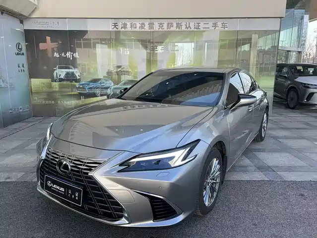 LEXUS ES 2025
