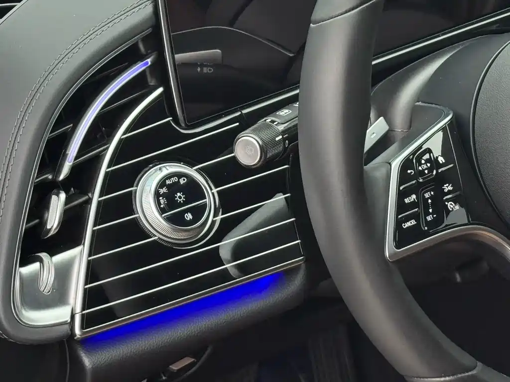 Mercedes-Benz E-Class — миниатюра 5