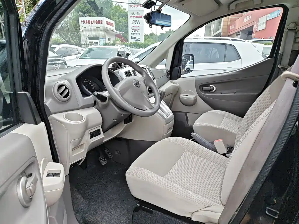 Nissan NV200 — миниатюра 9