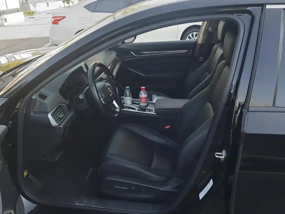 Honda Accord — миниатюра 9