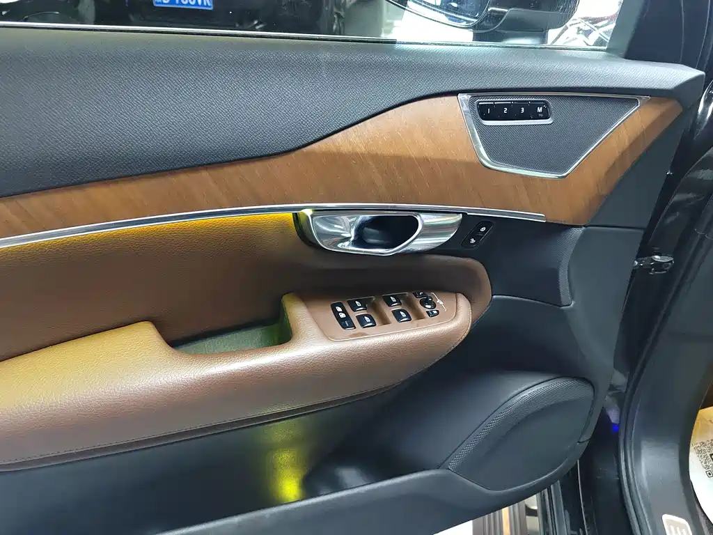Volvo XC90 — миниатюра 4