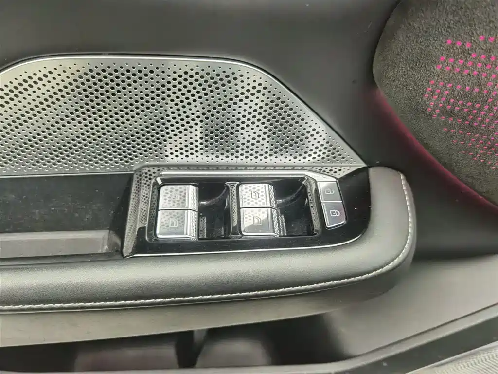 ZEEKR EXTREME KRYPTON 001