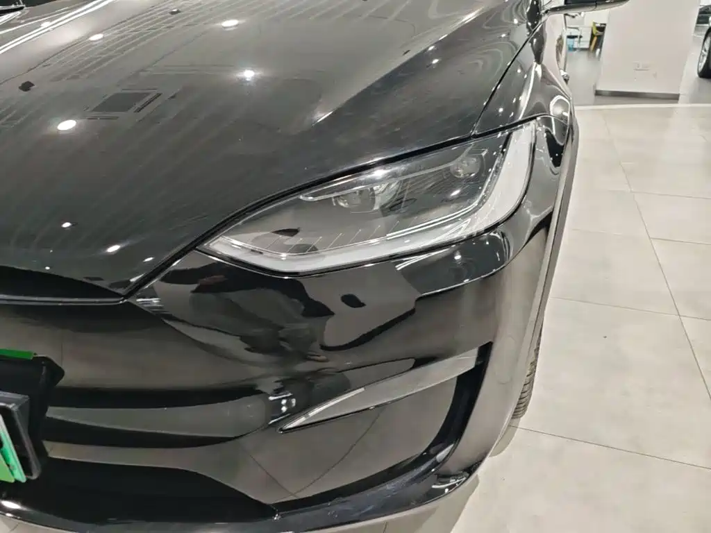 Tesla Model X — миниатюра 24