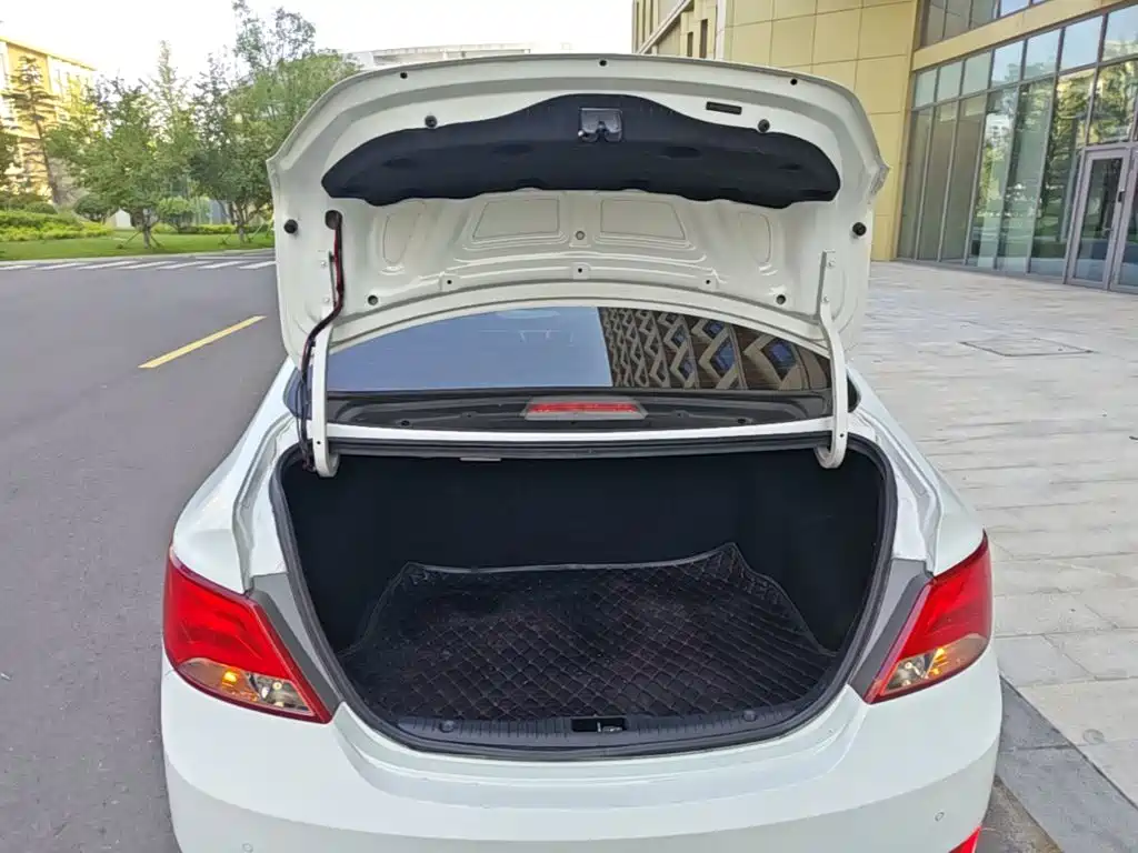 Hyundai Verna — миниатюра 19