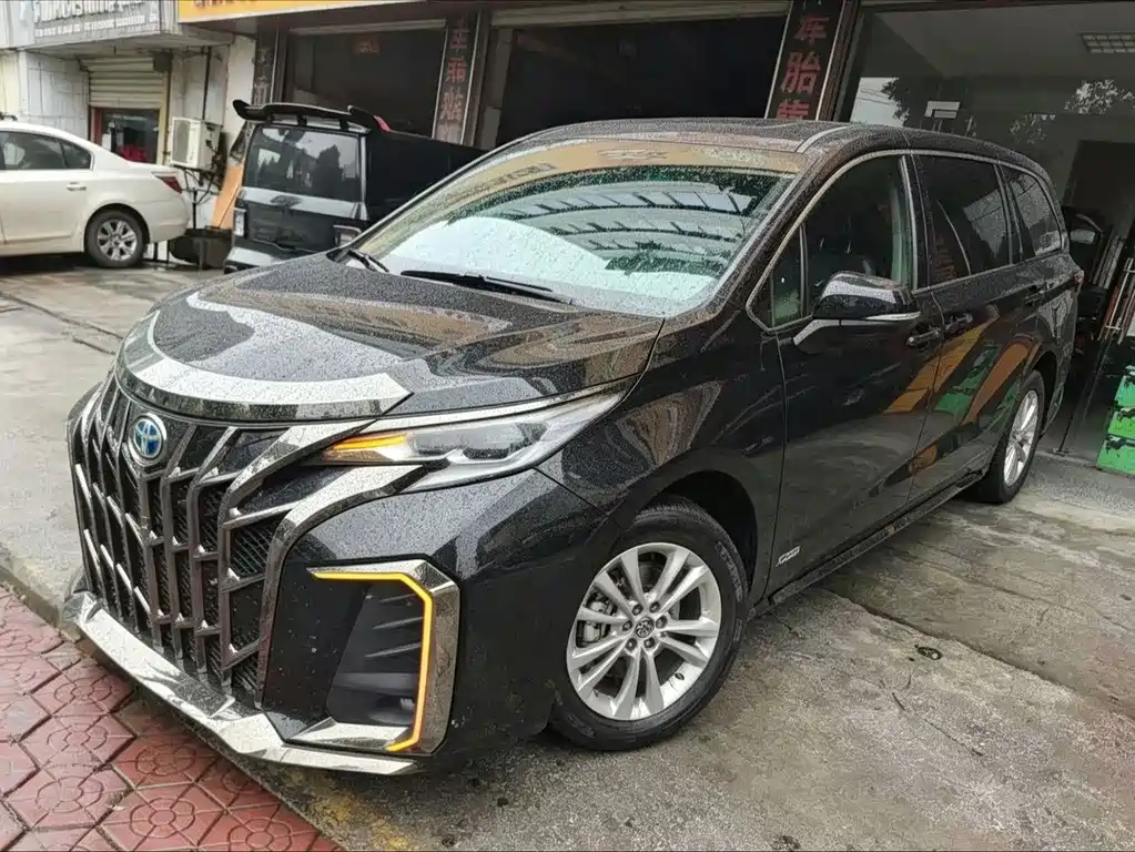Toyota Sienna 2023