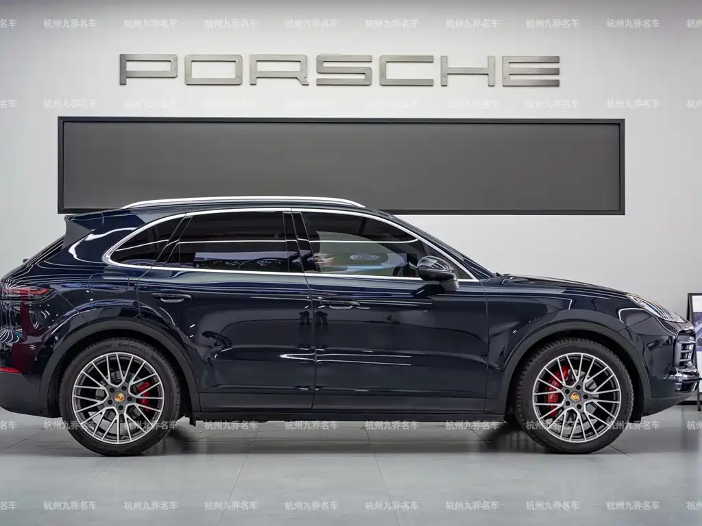 Porsche Cayenne — миниатюра 4