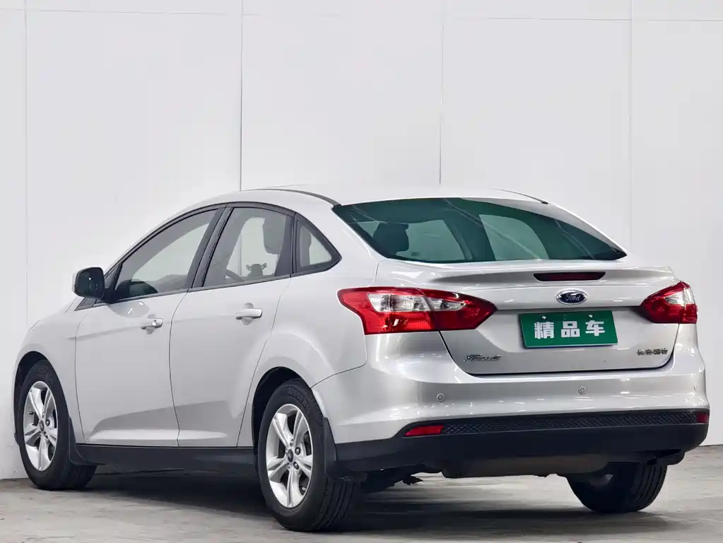 Ford Focus 2012 1.6L AT