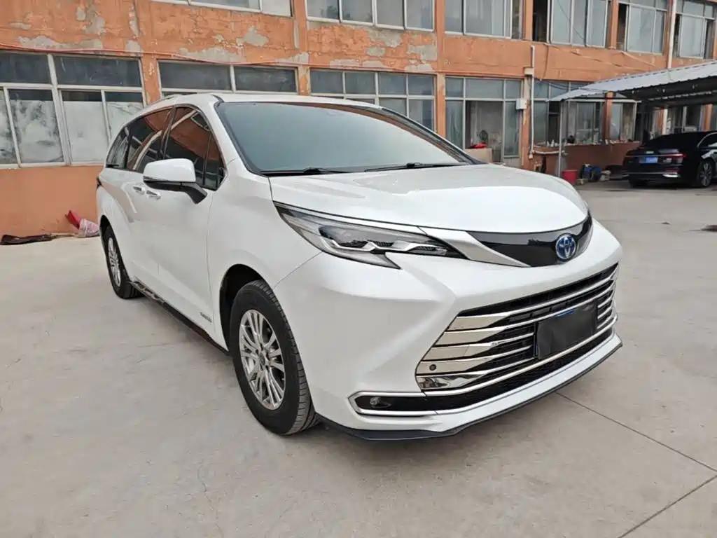 Toyota Sienna — миниатюра 4