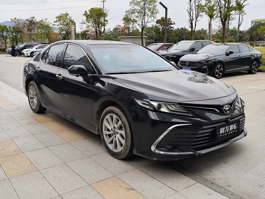 TOYOTA CAMRY