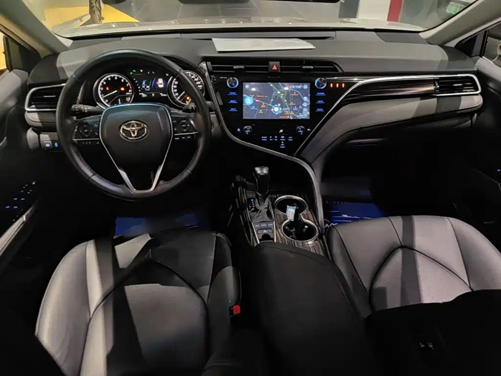 Toyota Camry — миниатюра 10