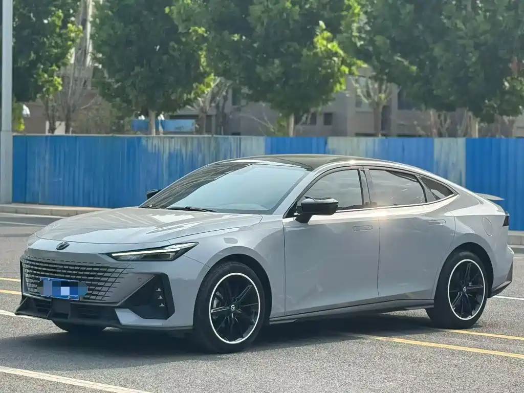 2023 Changan UNI-V - zdjęcie 1 z 9