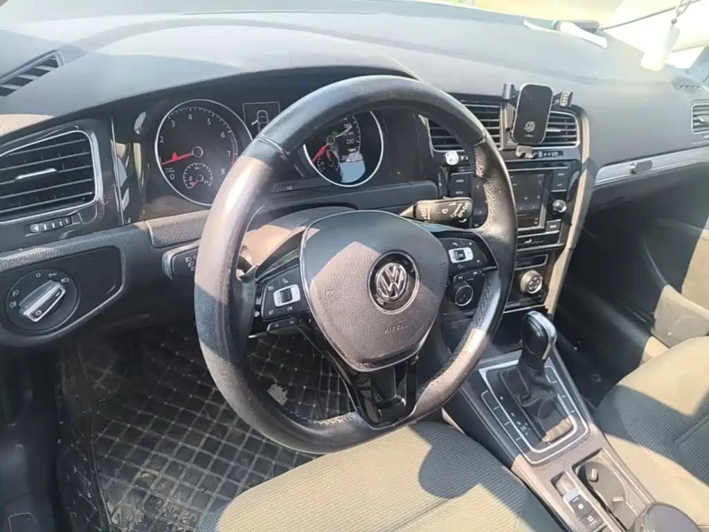 Volkswagen Golf — миниатюра 11