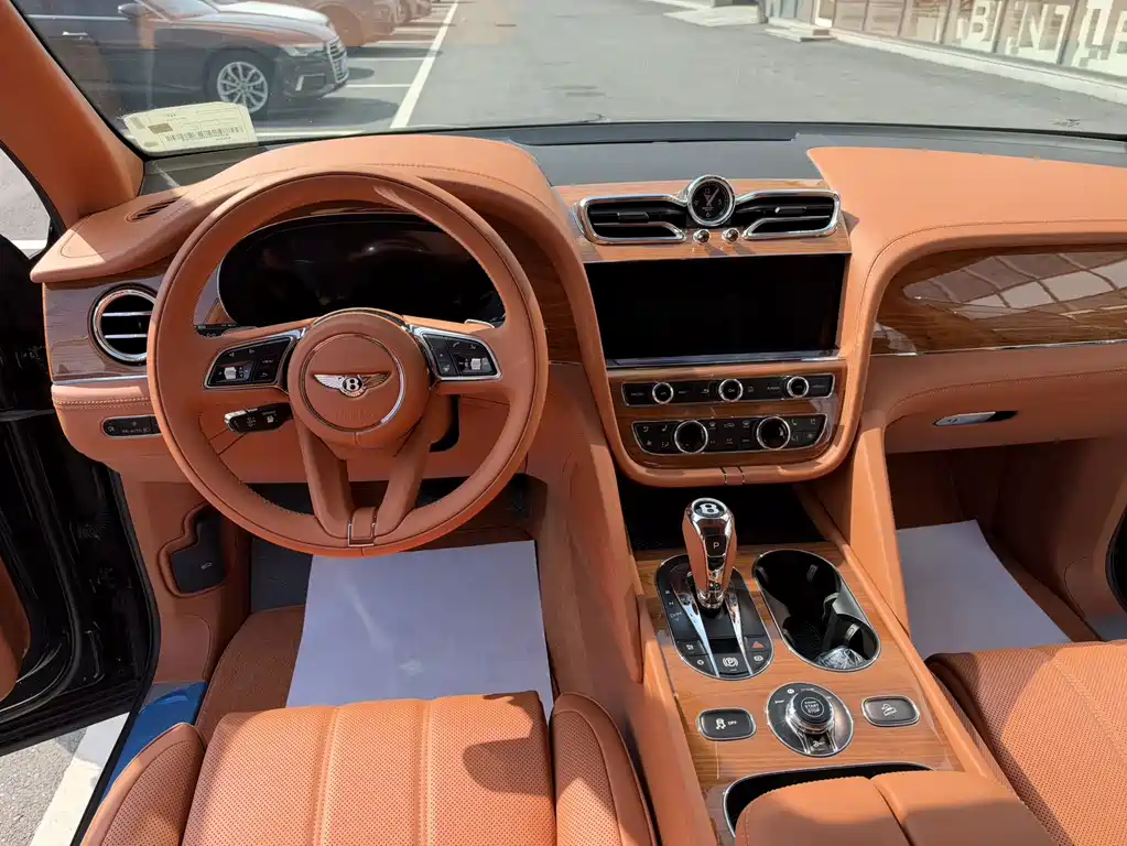 Bentley Bentayga — миниатюра 11