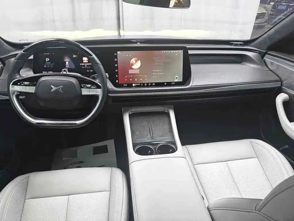 XPeng P7 — миниатюра 10