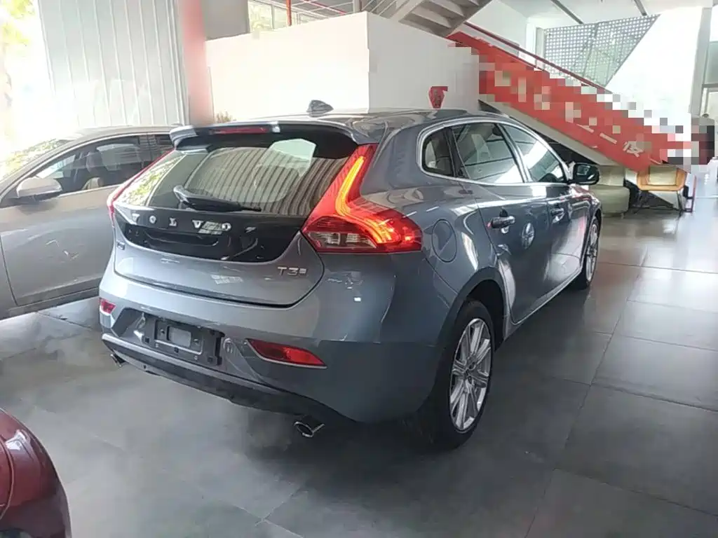 Volvo V40 — миниатюра 7