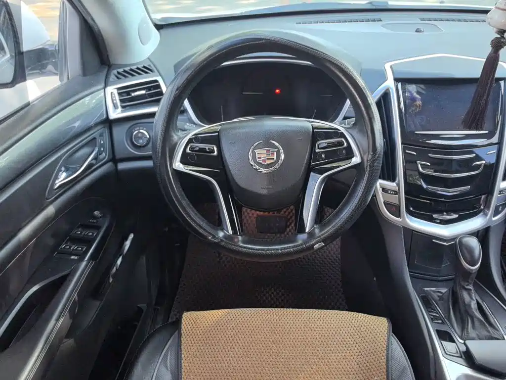 Cadillac SRX — миниатюра 3